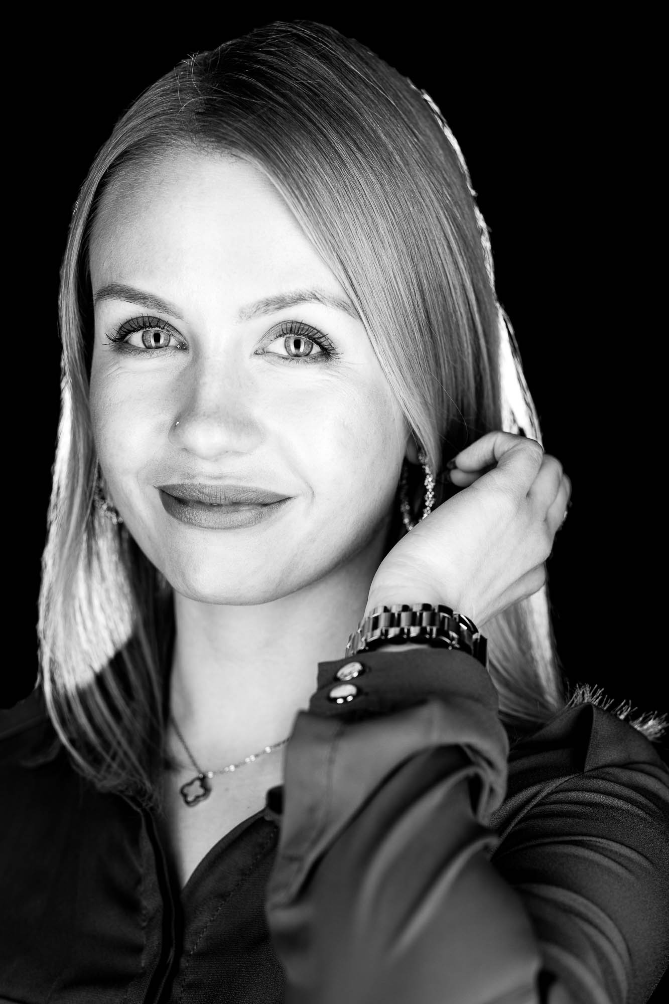 Export x3 Headshot  06545 Dez 01 2019 Bearbeitet 2 Headshots 2019  Miro Nicole Nadine